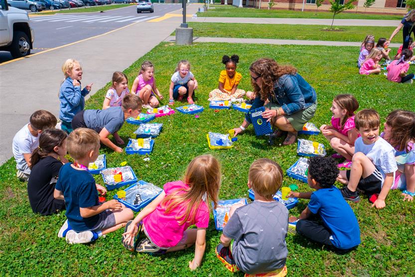 Students make volcanoes